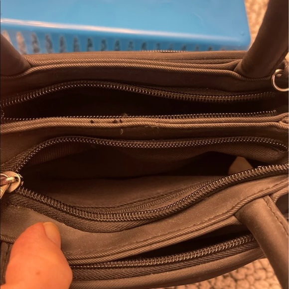 Small Hand bag lots of pockets - Picture 7 of 8